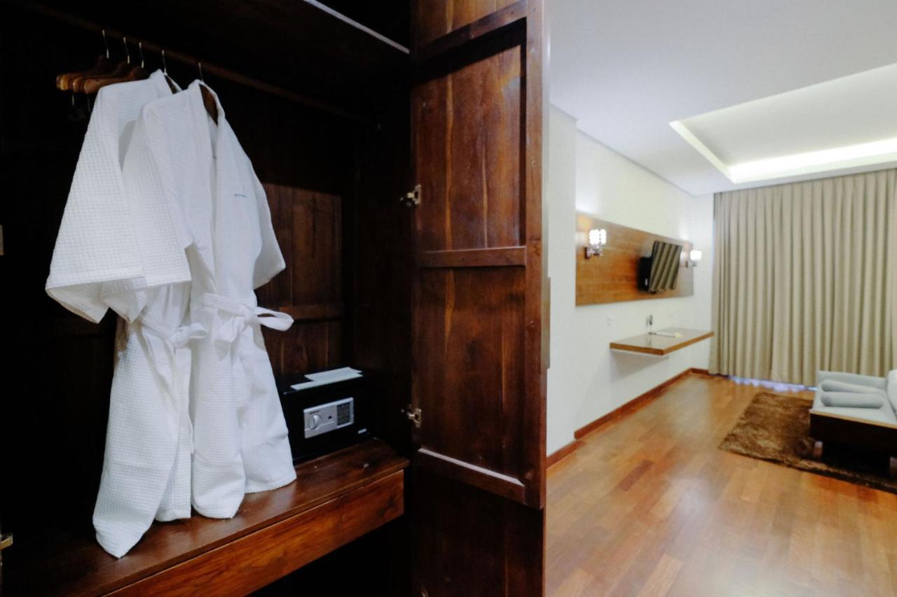 Djabu Seminyak Hotel Denpasar Eksteriør billede